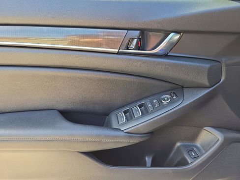 Used 2021 Honda Accord Sport image 13
