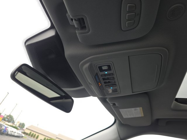 Used 2021 Ford Explorer Limited w/ Equipment Group 301A AWD/4WD image 27