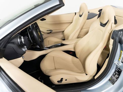 Used 2022 Ferrari Portofino M RWD image 5