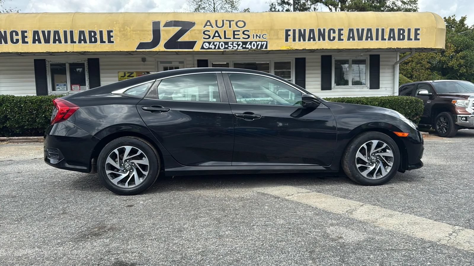 Used 2018 Honda Civic EX image 8