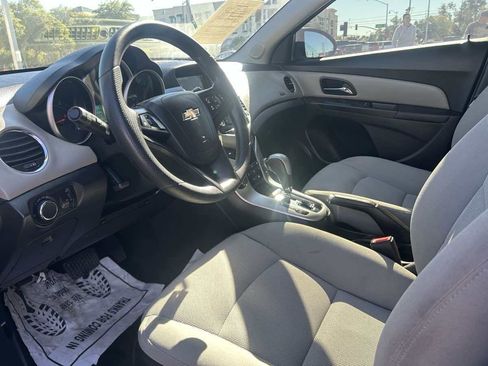 Used 2015 Chevrolet Cruze LT image 10