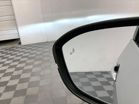 New 2025 Nissan Pathfinder SV w/ Black Appearance Package image 28