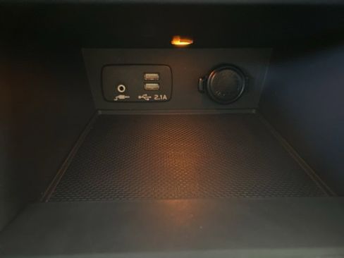 Used 2023 Subaru Crosstrek 2.0i Premium image 8