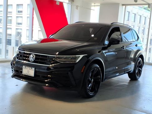 Used 2023 Volkswagen Tiguan SE R-Line AWD/4WD image 1