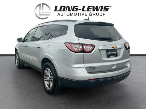 Used 2017 Chevrolet Traverse LT FWD image 4