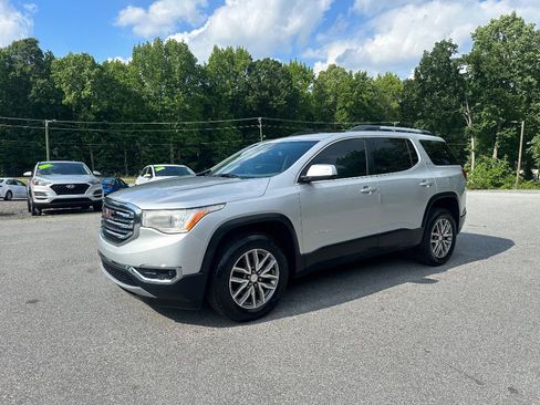 Used 2018 GMC Acadia SLE FWD image 2