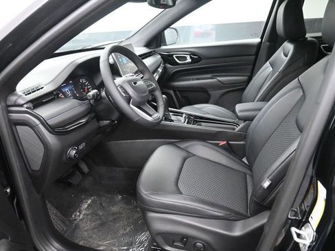 New 2026 Jeep Compass Latitude image 10