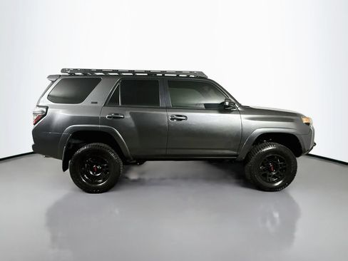 Used 2019 Toyota 4Runner SR5 AWD/4WD image 7