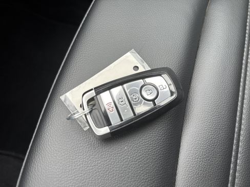 Used 2024 Ford Edge SEL w/ Convenience Package image 28