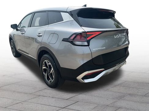 Used 2023 Kia Sportage LX image 5