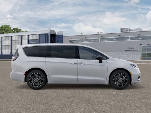 New 2026 Chrysler Pacifica Select image 21