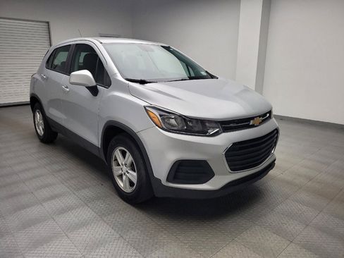 Used 2020 Chevrolet Trax LS FWD image 13