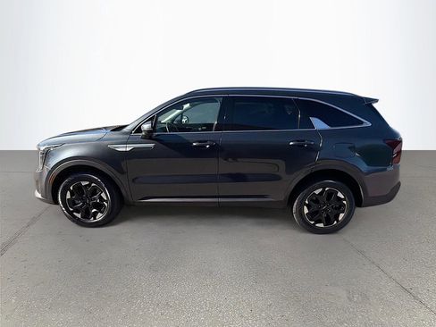 Used 2024 Kia Sorento S image 8