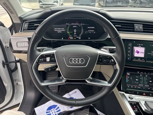 Used 2024 Audi Q8 e-tron Premium Plus w/ Premium Plus Package image 21