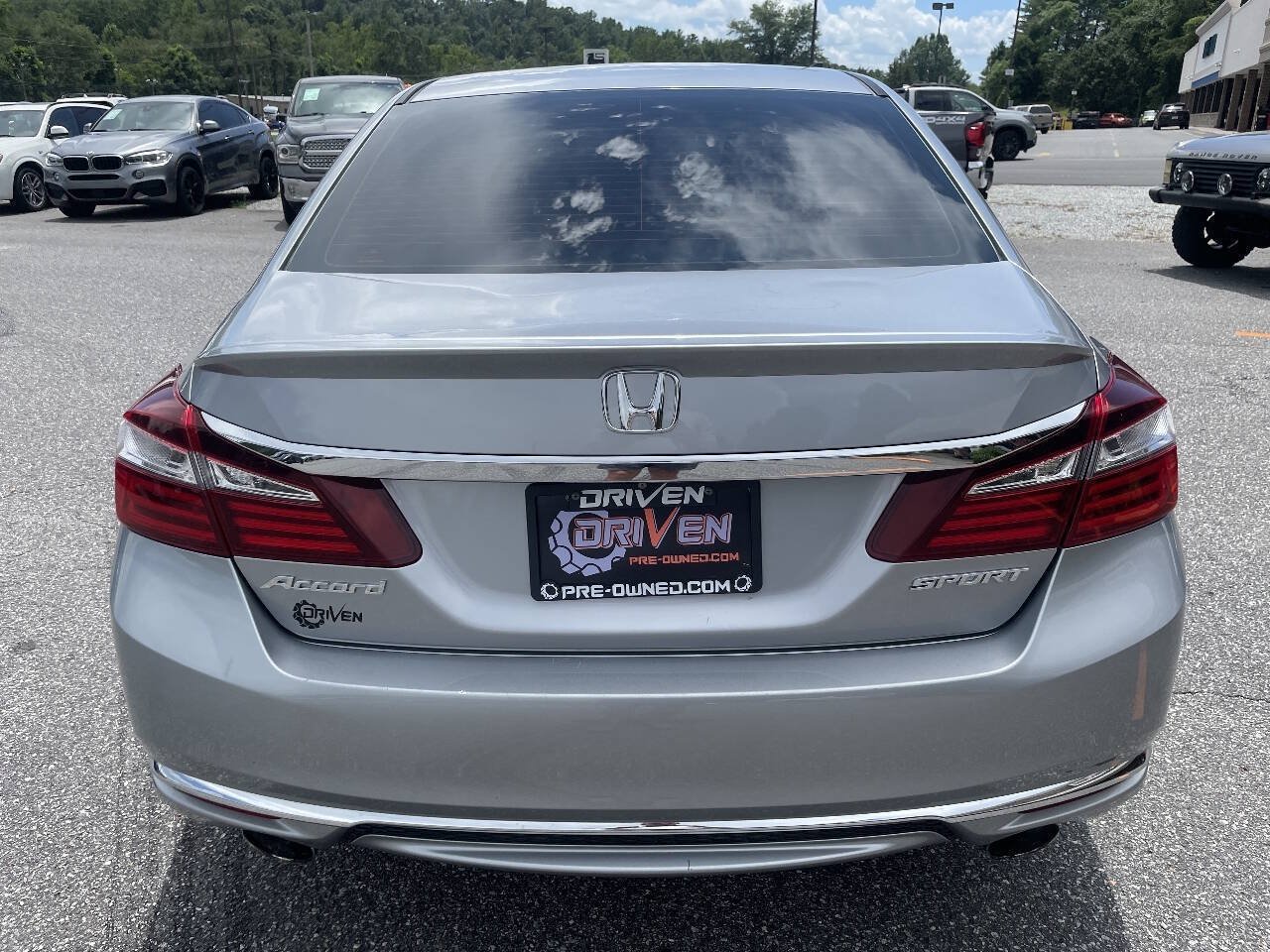 Used 2017 Honda Accord Sport image 10