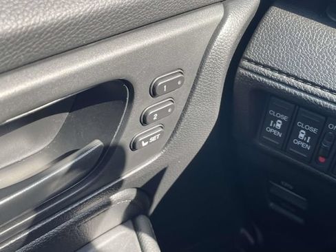 Used 2025 Honda Odyssey Sport-L image 25