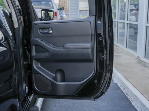 Used 2022 Nissan Frontier SV RWD image 39