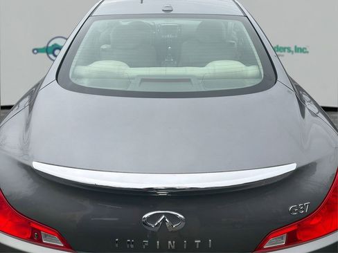 Used 2011 INFINITI G37 Journey w/ Premium Pkg image 30
