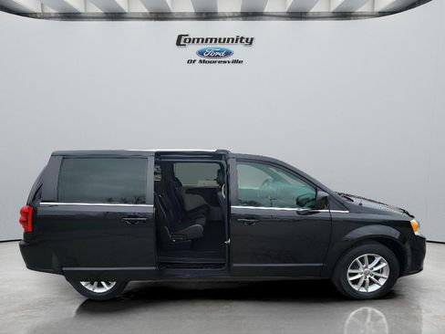 Used 2018 Dodge Grand Caravan SXT image 29