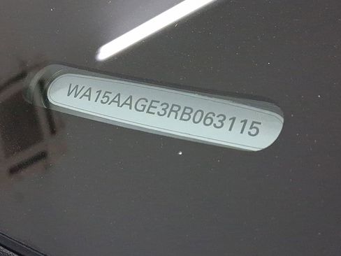 Used 2024 Audi Q8 e-tron Premium Plus w/ Premium Plus Package image 18