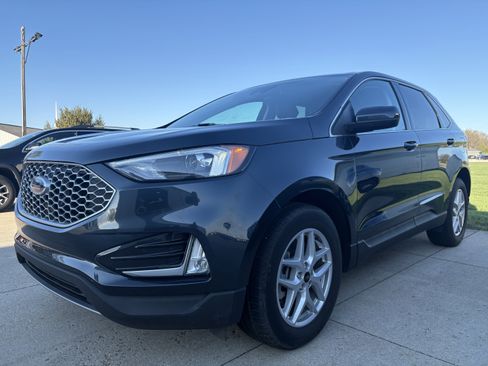Used 2024 Ford Edge SEL w/ Convenience Package image 2