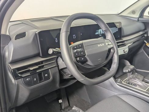 New 2026 Kia Sportage LX FWD image 11