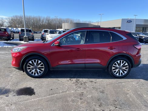 Used 2020 Ford Escape Titanium image 2