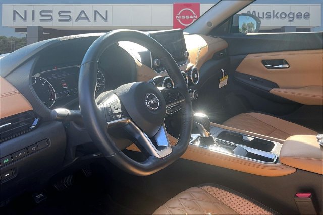 Used 2025 Nissan Sentra SV w/ SV Premium Package FWD image 17