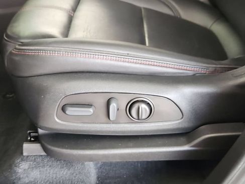 Used 2023 Chevrolet Traverse RS FWD image 23