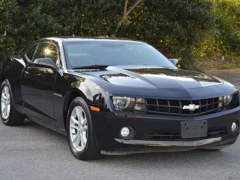 Used 2013 Chevrolet Camaro LT image 2