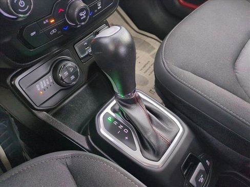 Used 2023 Jeep Renegade Trailhawk AWD/4WD image 12