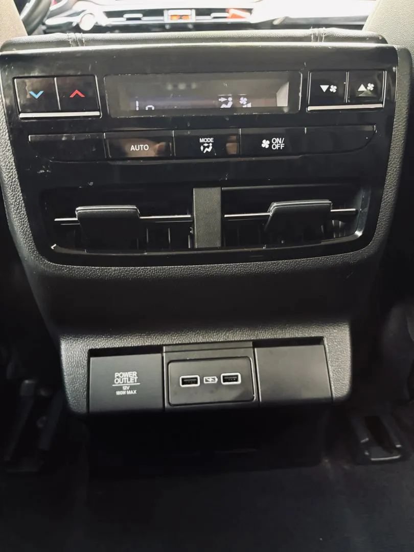 Used 2022 Acura MDX w/ Technology Package FWD image 6