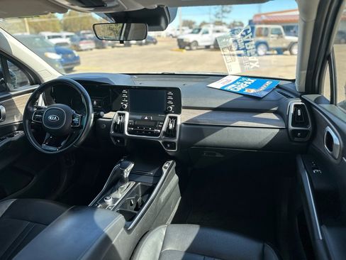 Used 2021 Kia Sorento EX image 17