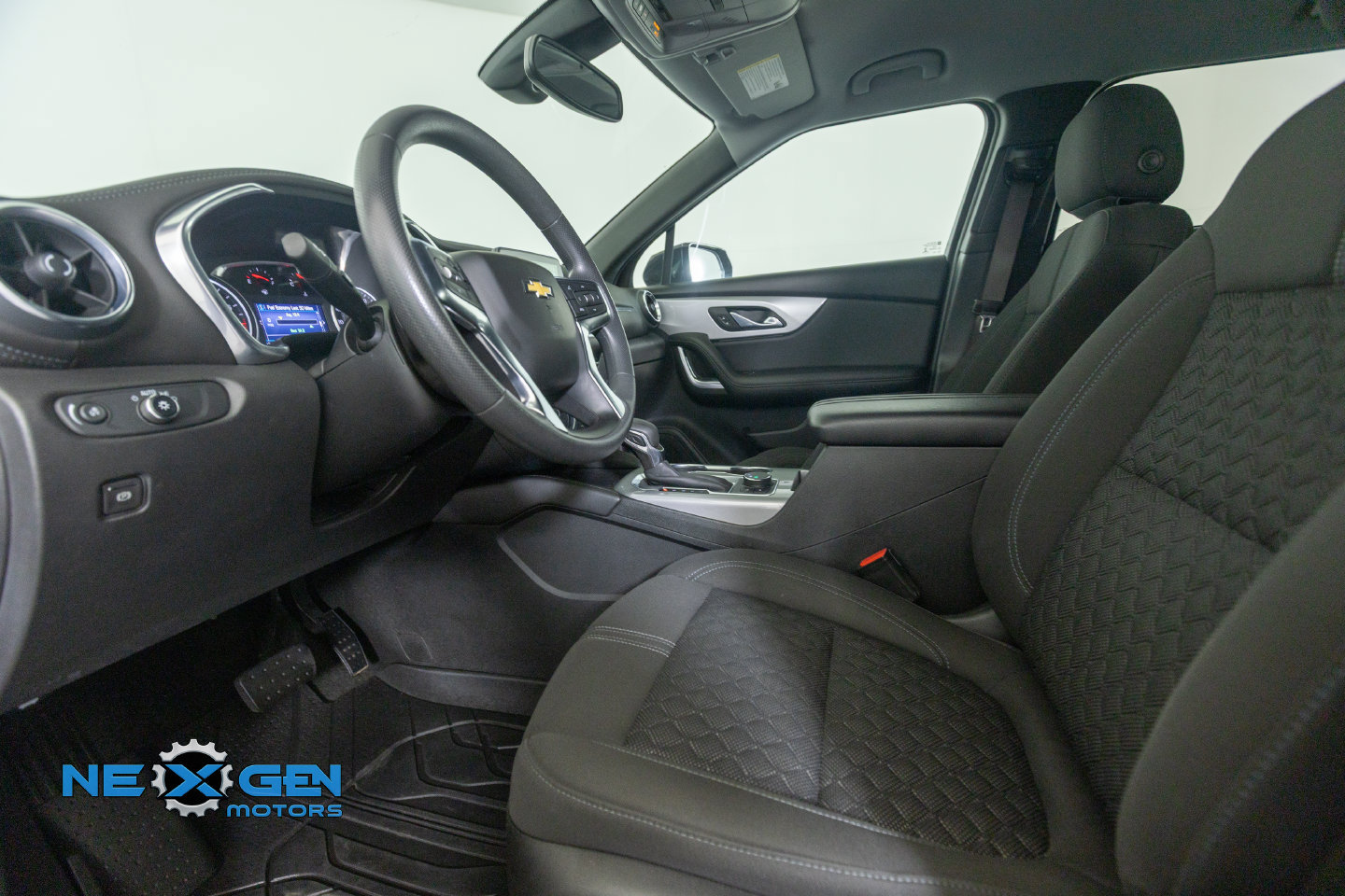 Used 2021 Chevrolet Blazer LT FWD image 13