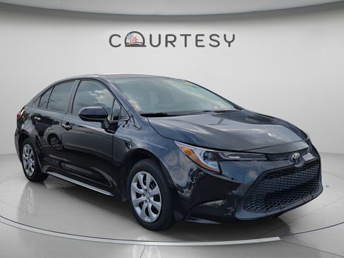 Used 2021 Toyota Corolla LE FWD image 5