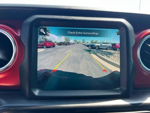 Used 2022 Jeep Gladiator Rubicon w/ Cold Weather Group AWD/4WD image 21
