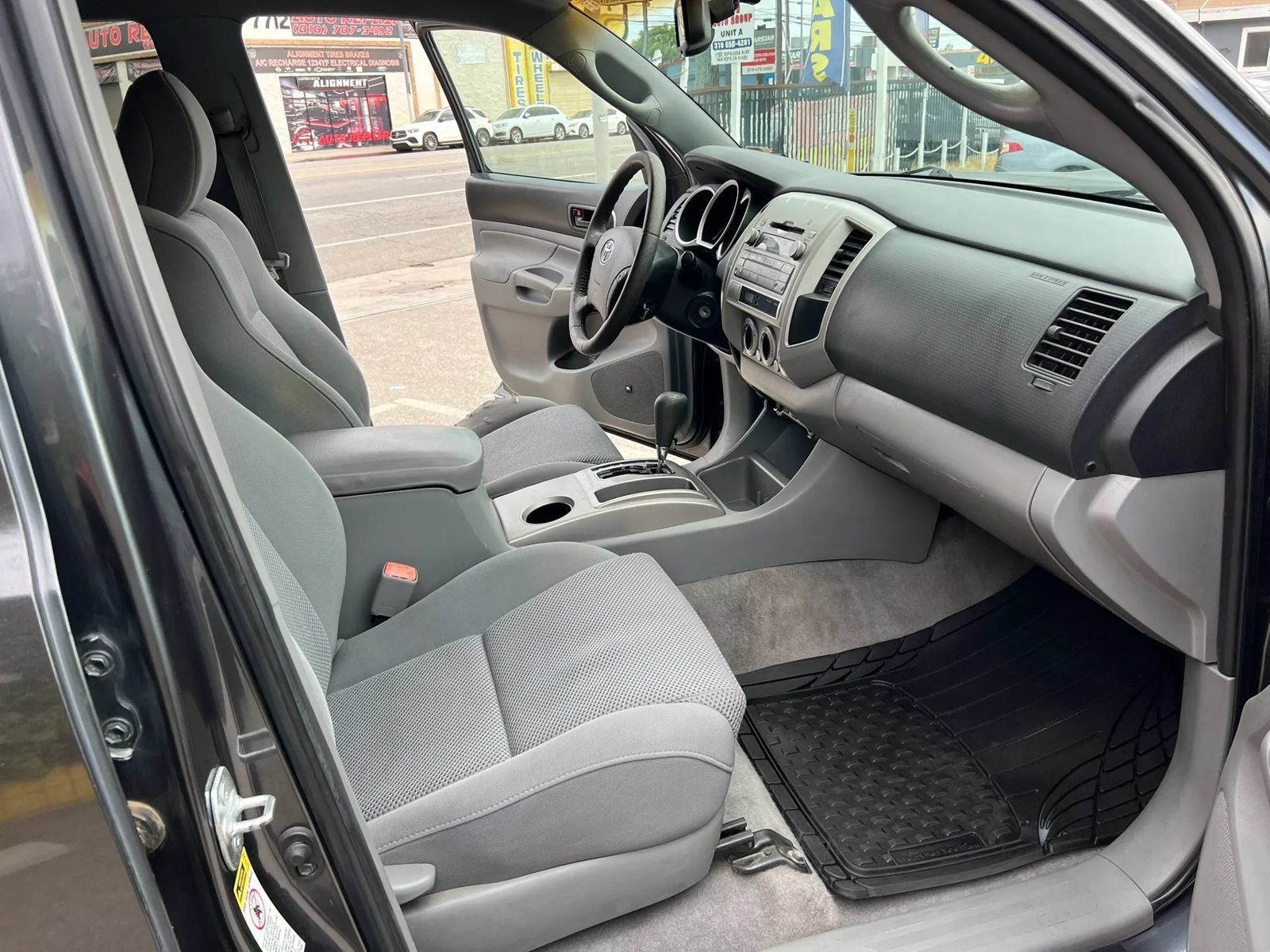 Used 2009 Toyota Tacoma PreRunner w/ TRD Sport Pkg w/JBL Audio RWD image 10