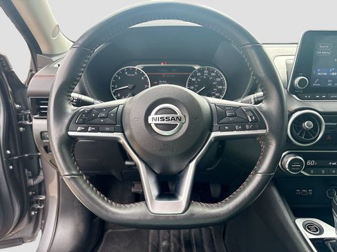Used 2023 Nissan Sentra SR w/ Trunk Package FWD image 11