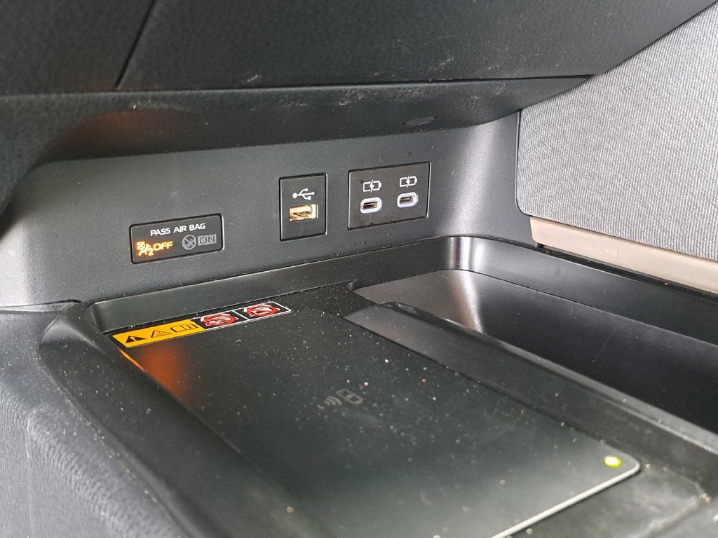 Used 2025 Toyota Camry LE FWD image 16