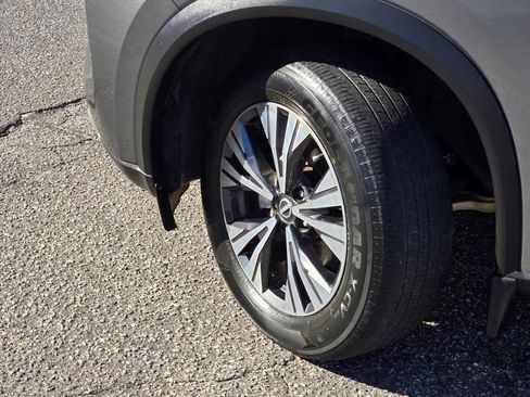 Used 2023 Nissan Rogue SV image 27
