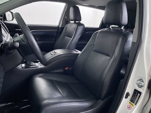 Used 2019 Toyota Highlander Limited AWD/4WD image 12
