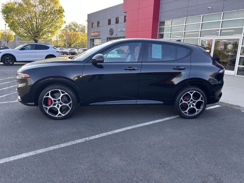 Certified 2025 Alfa Romeo Tonale w/ Premium Package AWD/4WD image 7
