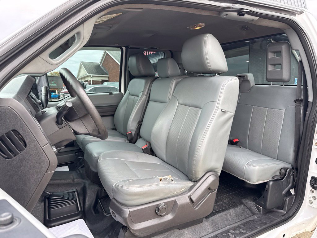 Used 2015 Ford F250 XL w/ Power Equipment Group AWD/4WD image 2