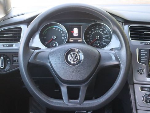 Used 2015 Volkswagen e-Golf Limited Edition FWD image 18