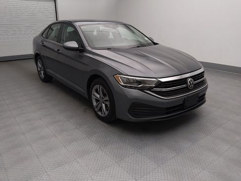 Used 2024 Volkswagen Jetta SE FWD image 13
