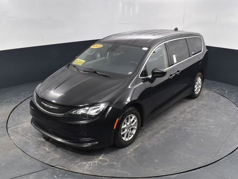 Used 2023 Chrysler Voyager LX FWD image 43