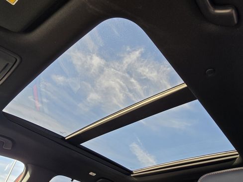 Used 2025 Honda Pilot TrailSport image 4