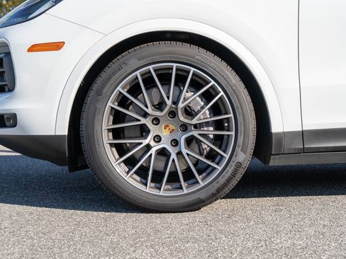 Certified 2023 Porsche Cayenne Coupe image 11