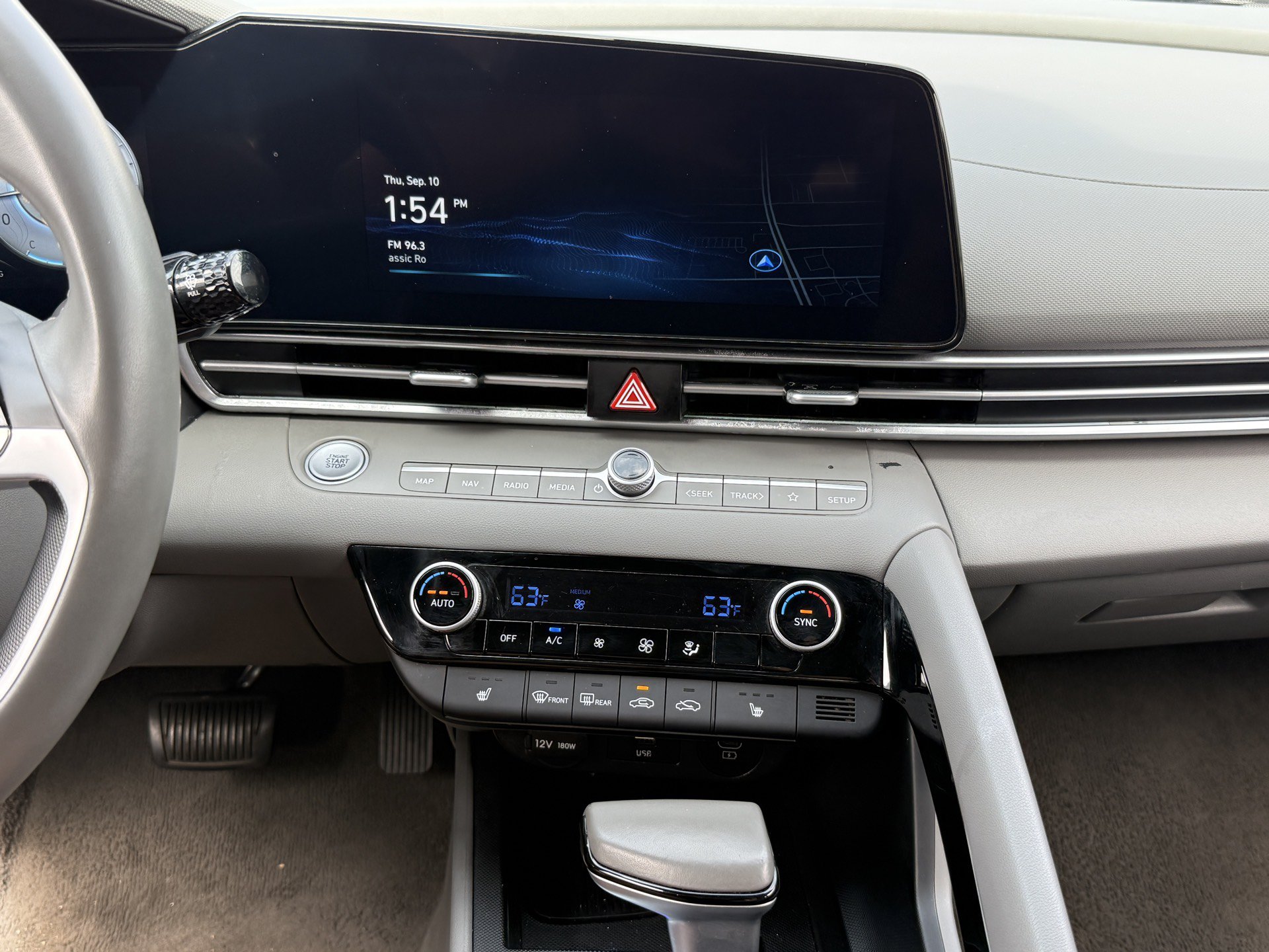 Used 2025 Hyundai Elantra SEL FWD image 13