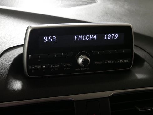 Used 2014 MAZDA MAZDA3 i Sport image 22